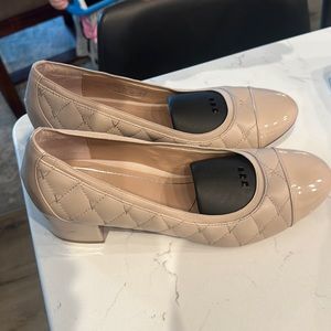 Vionic Ruby Tan Quilted Block Heels